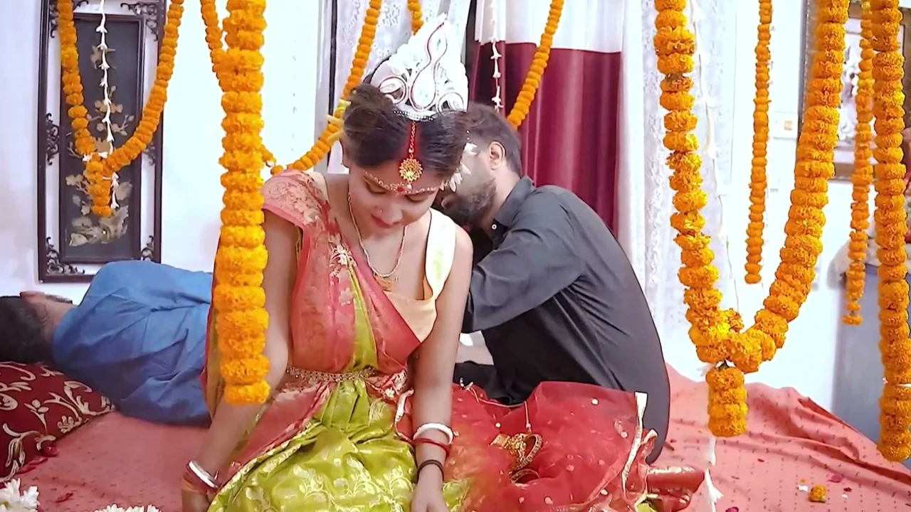 Suhaag raat me dost ki Biwi ko choda