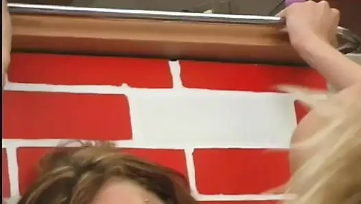 Cewek hot rambut pirang dan rambut merah lagi asik muasin memeknya pakai dildo ukuran XL