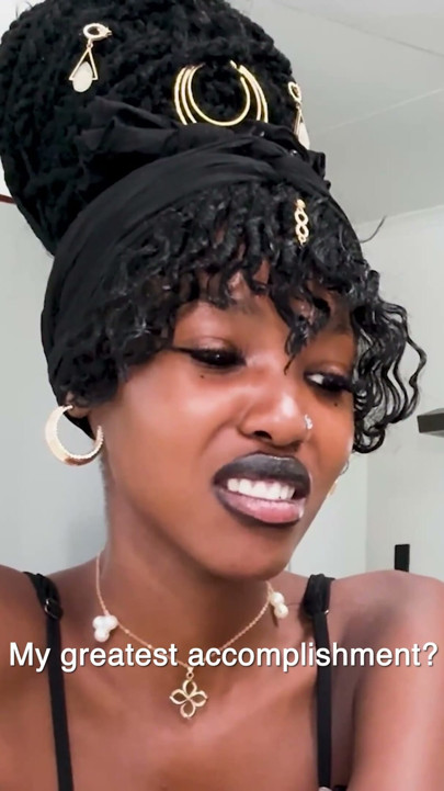 Tenhle BUSTY EBONY TEEN přišla na pracovní pohovor... tak jsem jí FUCKED krk, dokud nezačala prosit | Klipy 1