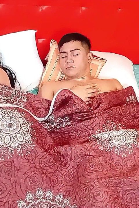 I Spent the Night with My Stepmom and Fucked Her in the Morning