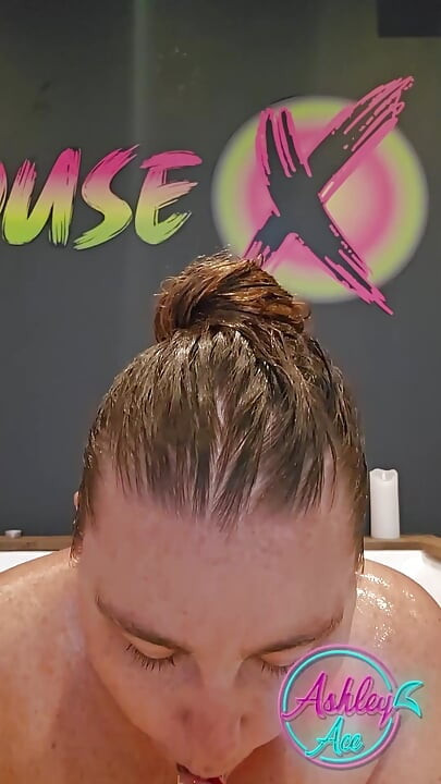 Ashley Turns Her Bath Hair Wash Into Toy Play