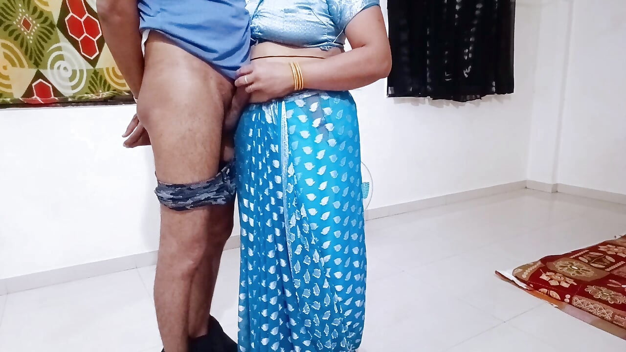 Rhea Bhabhi tuvo sexo con un fan maker