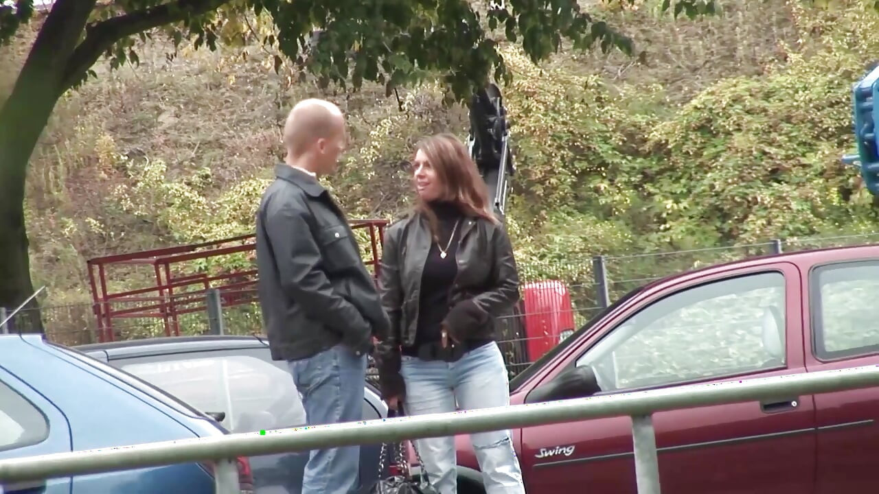 Sexy brunette gets fucked and jizzed on her round ass outdoors