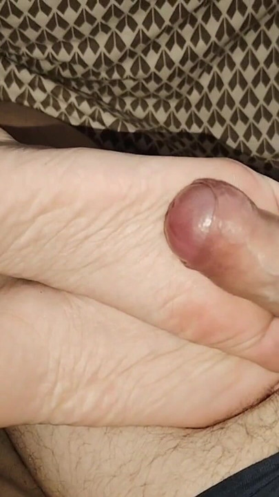 Secretly cum on my younger stepsister feet! Incredibly powerful cumshot! | Clip 1