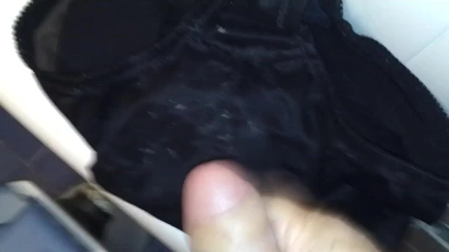mi paja en la faja de mi esposa