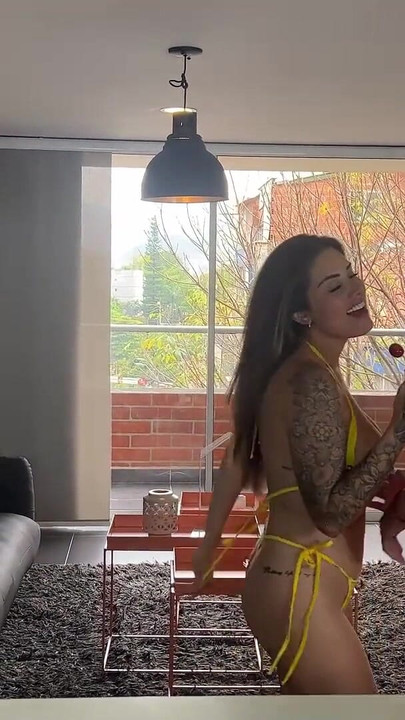 Momen spektakuler dari "aku ngentot sama pria yang aku temui di instagram di depan suamiku yang tukang selingkuh - sara blonde"