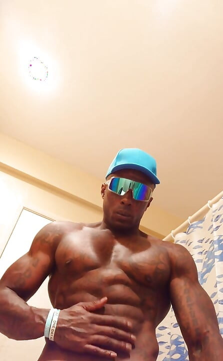 Big Black Hairy Dick Worship Hallelujah Johnson ( I'm Chris Brown with Rihanna Cumshot in Yo Face ) Tall Dark Chocolate Muscles