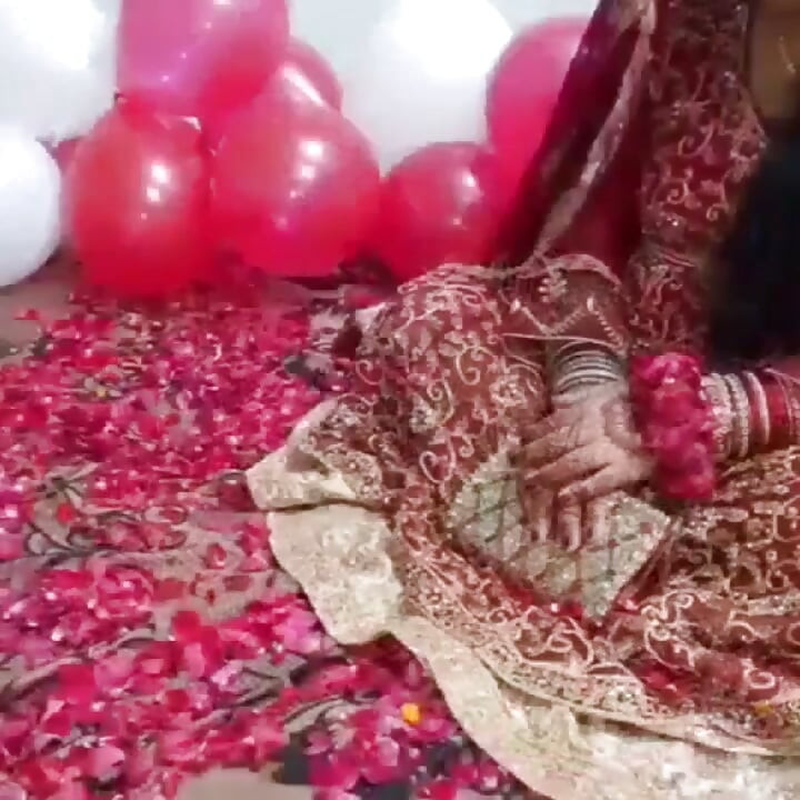Pengantin baru Rita Love diliputi air mani selepas berkongkek