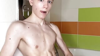 Melancap baik duduk di tandas