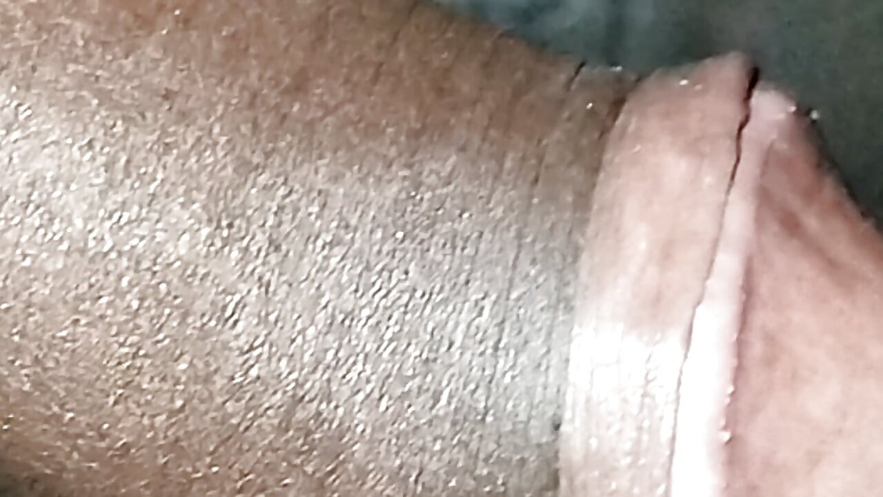 Raat me land khada hua tha