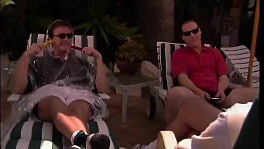 İri göğüslü sürtük yapay penisin ve yarağın tadını çıkarıyor