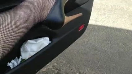 Crossdresser wanking in the sunshine
