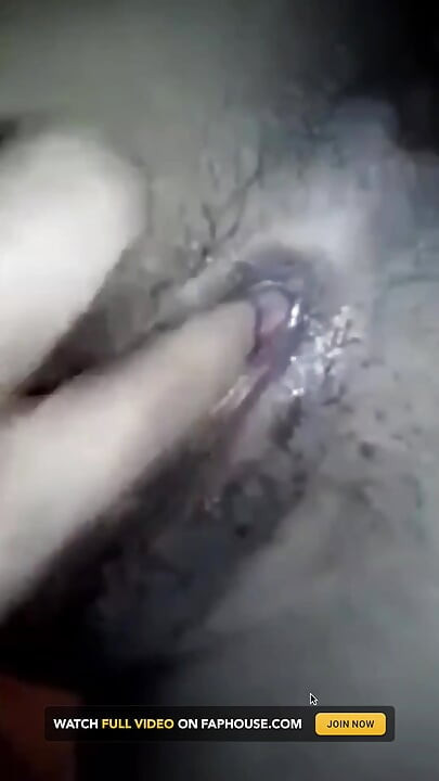 Sarı elbiseli kız çıplak video