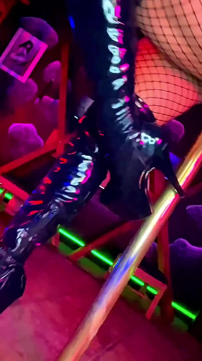 เต้นเสา Succubus เซ็กซี่