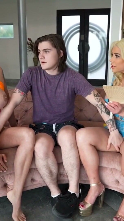 Lucky Stud Gets To Stuff His Girlfriend And Stepmom’s Mouths And Pussies Freeuse Style | Clip 2