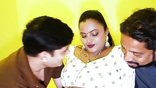 Queen star Desi