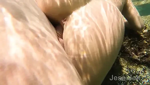 Su altında çılgın seks harika anal dölleme Jessijek