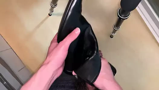Çizmeler sikişiyor döl