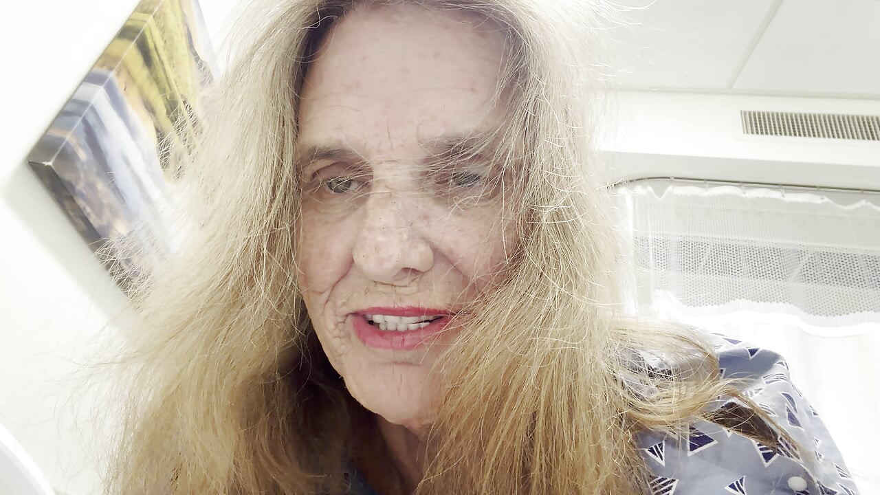 Lizzy Yum STATUS UPDATE FULL