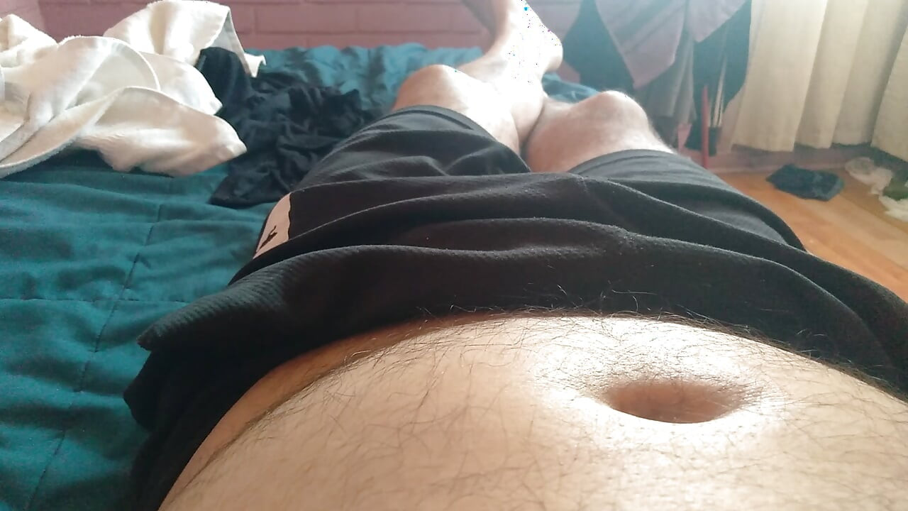 成熟男人願意用他的粗大雞巴插入你只是為了好玩