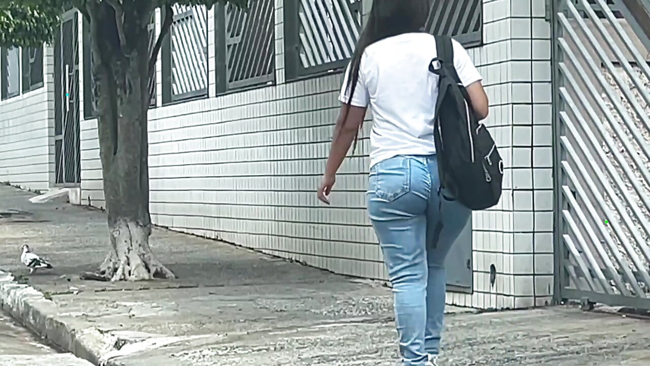 STUDENT HITCHED A RIDE WITH MARRIED TEACHER
