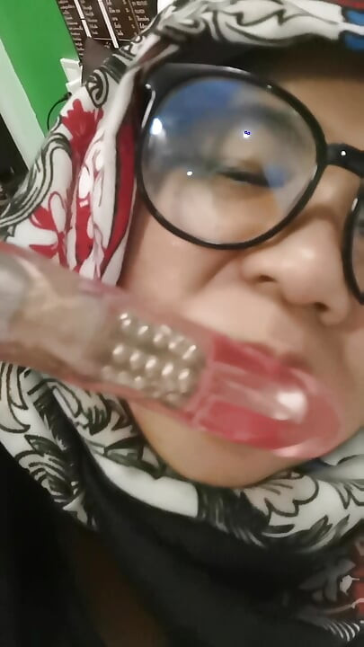 POV : Indonesia viral girl in her room