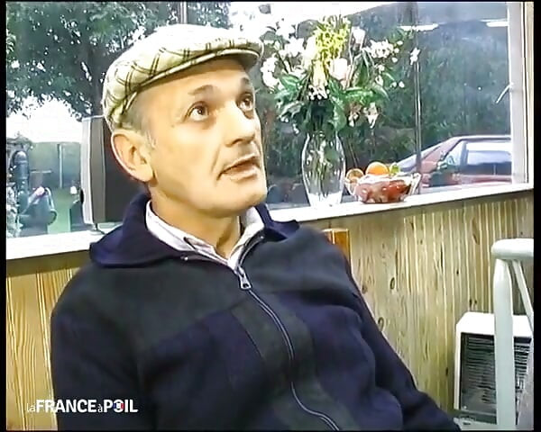 Dziadek rucha młodą sukę w zamian za nowy samochód