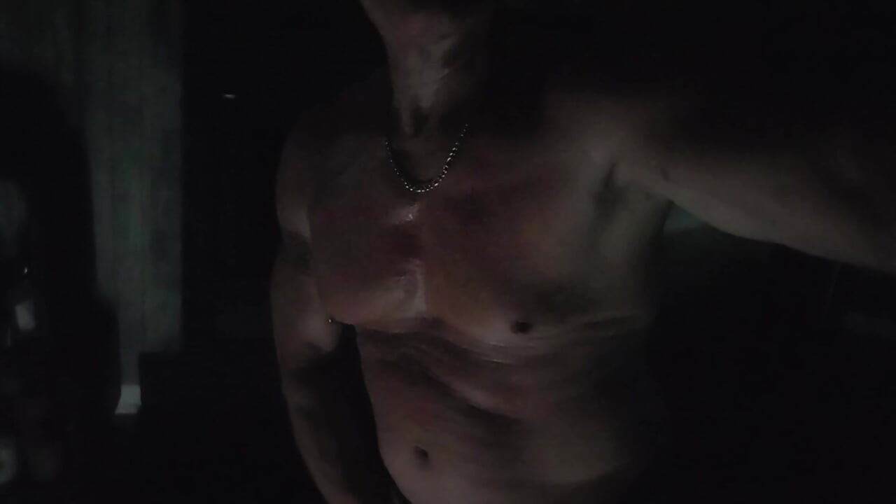 Sola en la noche del sábado