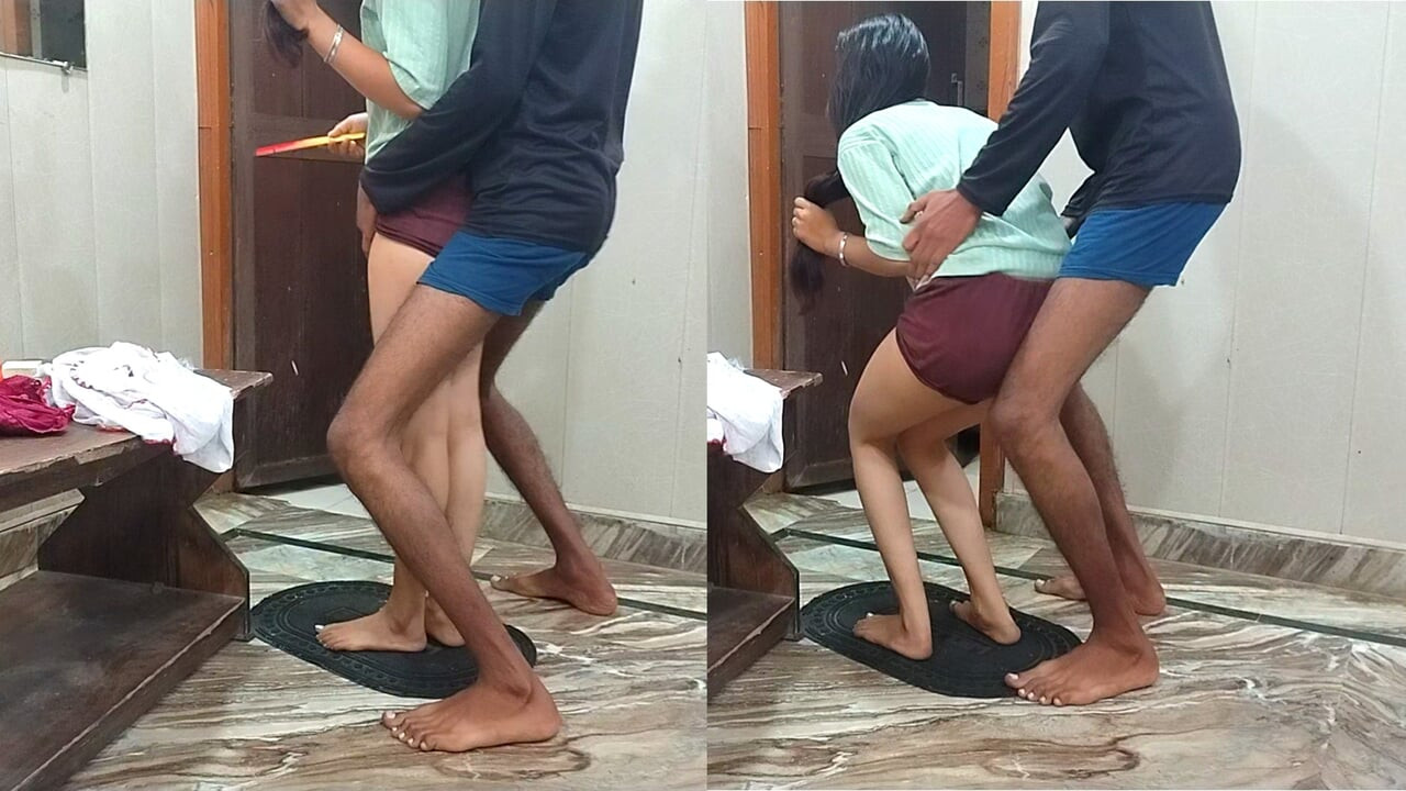 Fratele vitreg m-a văzut făcând baie goală, văzându-mi curul mare și pizda roz, vrea să mă fută cu coloană sonoră hindi, xxx, MMS, porno, xvideos, se
