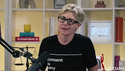 Lilly Bell teşhircilik, seks ve güçlendirme | Adult Time Podcast