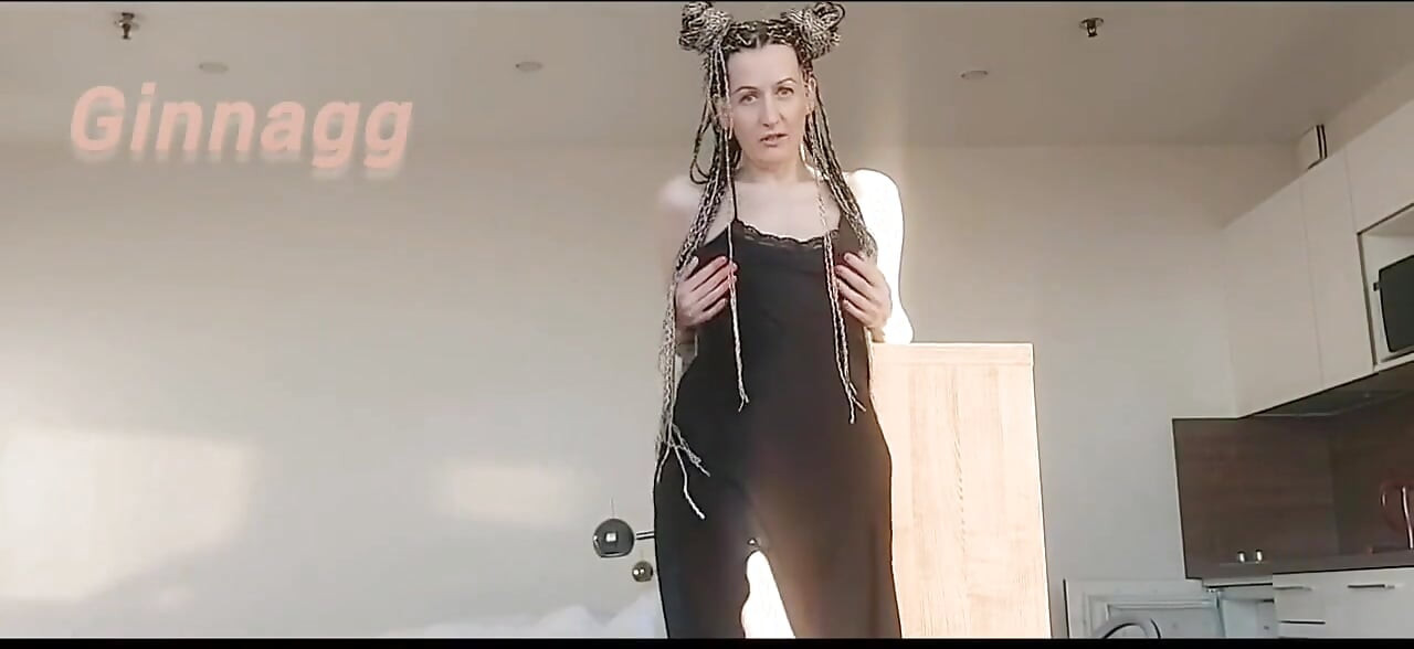 Cuerpo natural, axilas peludas, coño peludo, culo peludo, grandes labios, bonitas tetas, cachonda milf ginnagg