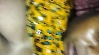 Bela Boudi buah dada besar dan