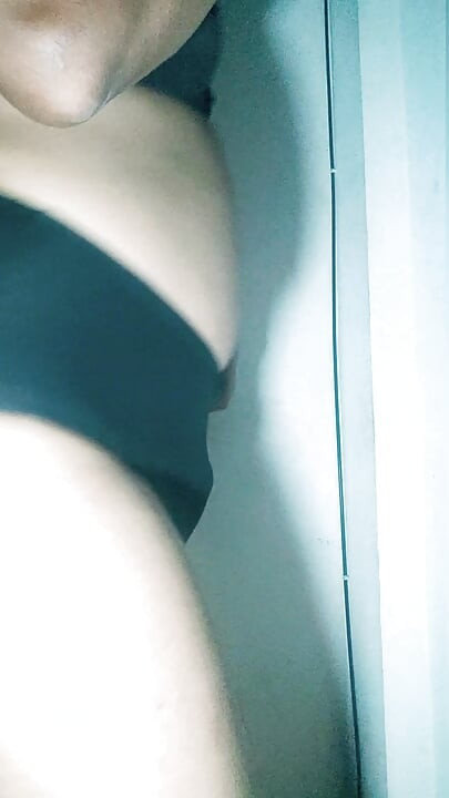 Ladyboy Ấn gợi cảm chơi một mình