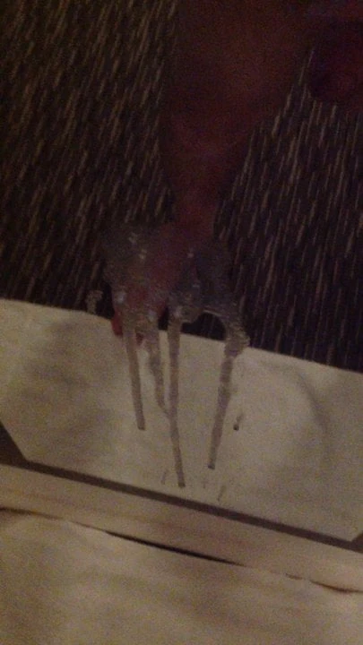 Mirror wank and cum