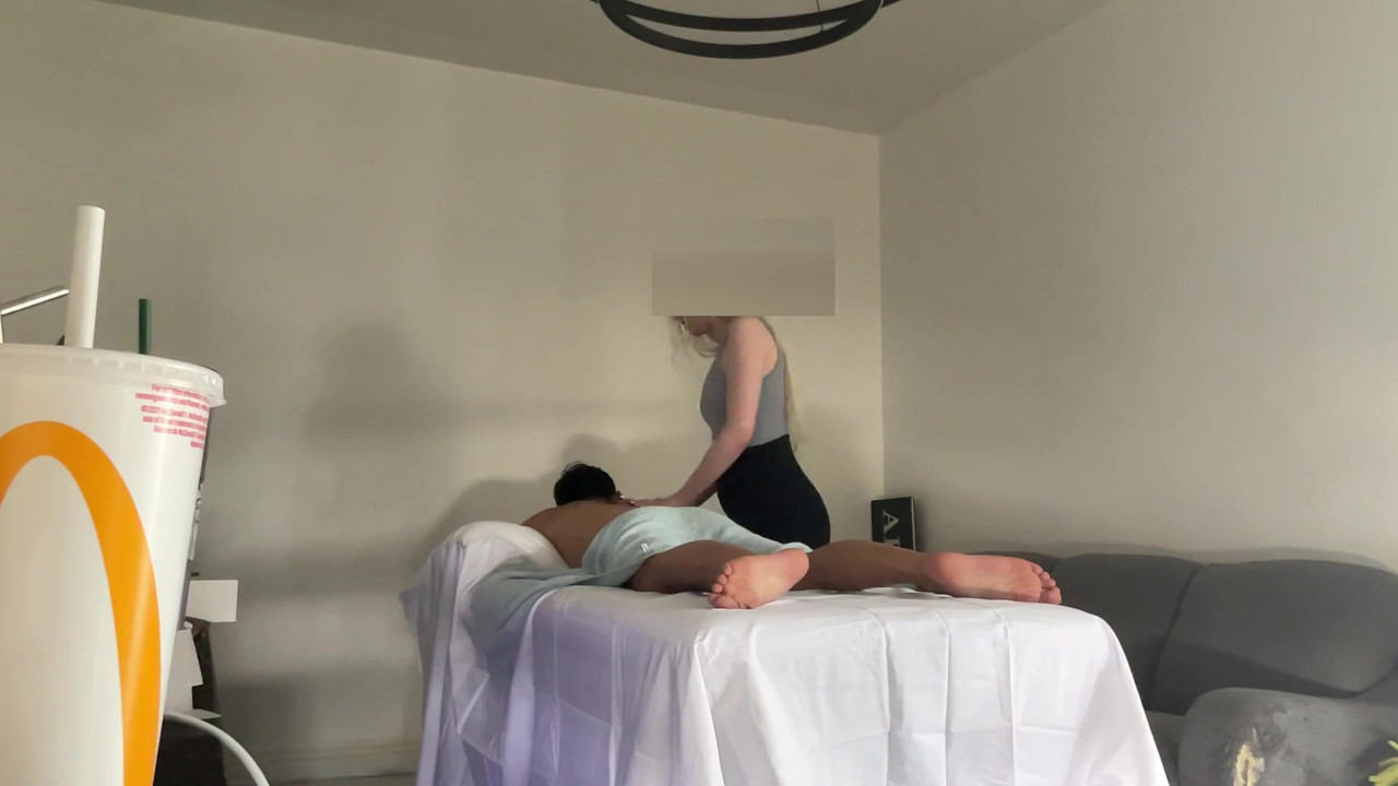 合法的芬兰 RMT 屈服于亚洲怪物鸡巴第二次约会