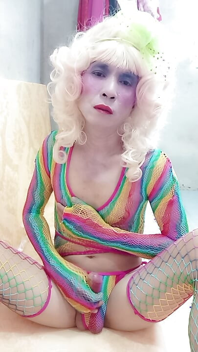 Oanh Le transgender wearing sexy clothes porn selfie to the top