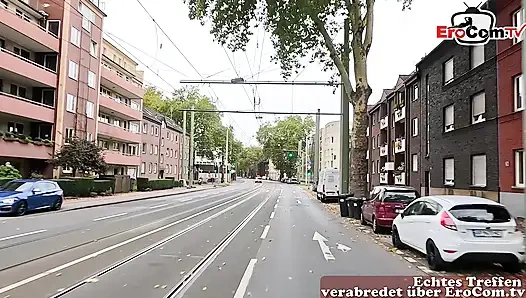 Ratu muncrat Jerman dijemput di stasiun kereta oleh pengguna dan disetubuhi tanpa kondom