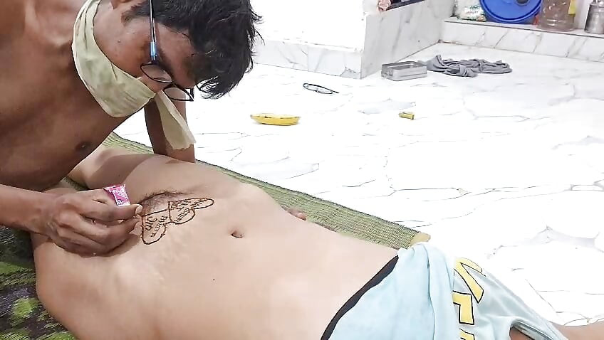 Ontwerp met Mehndi in poesje (braam)
