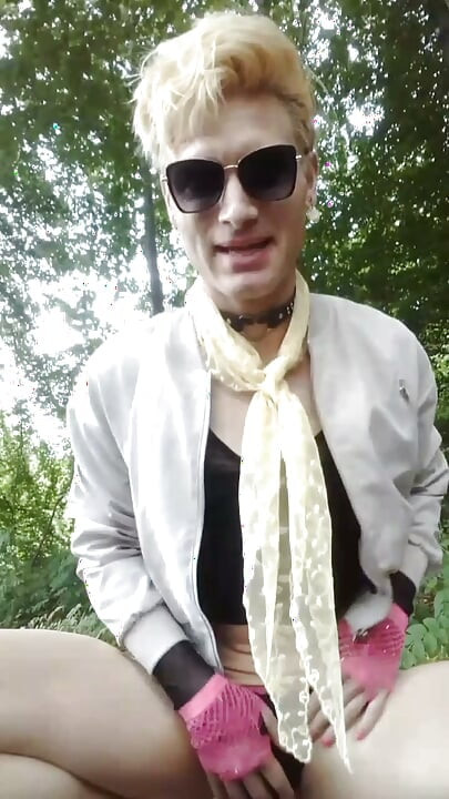 Sissy fag Jes Public Dildo