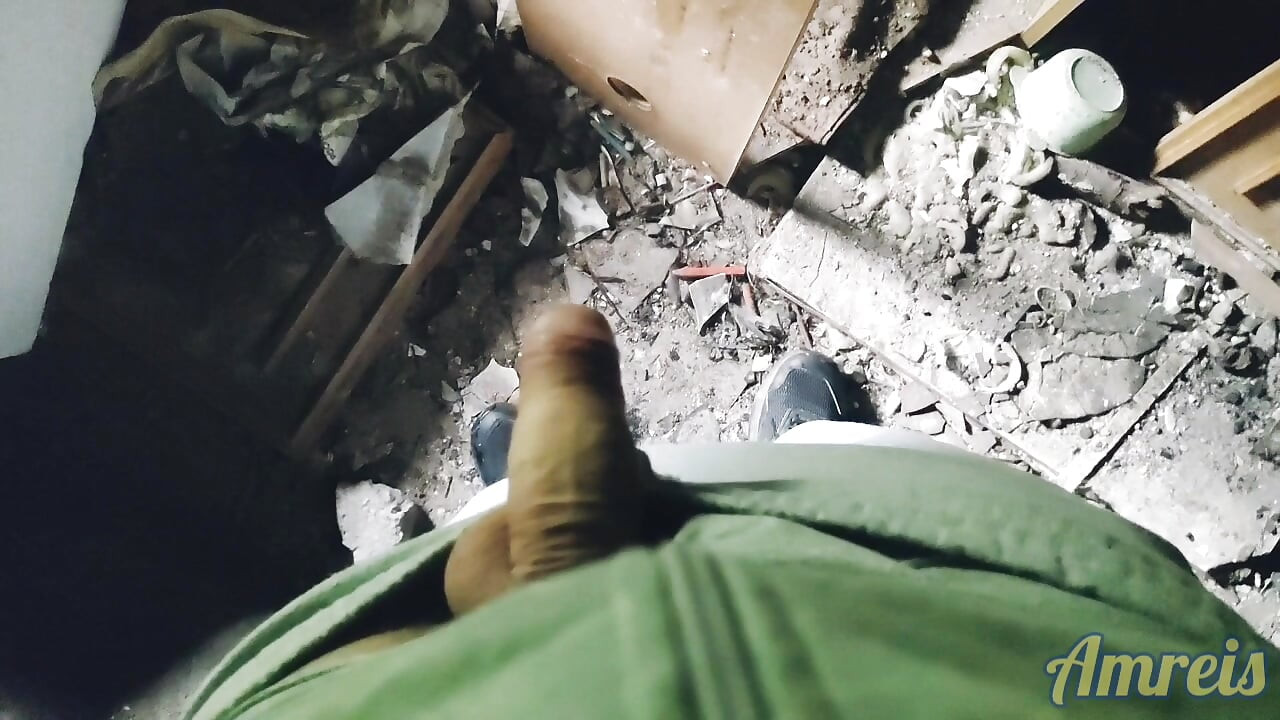 A risky solo in an abandoned house by the street.