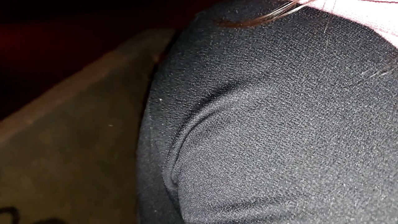 버스 정류장에서 유부녀의 엉덩이 따먹기