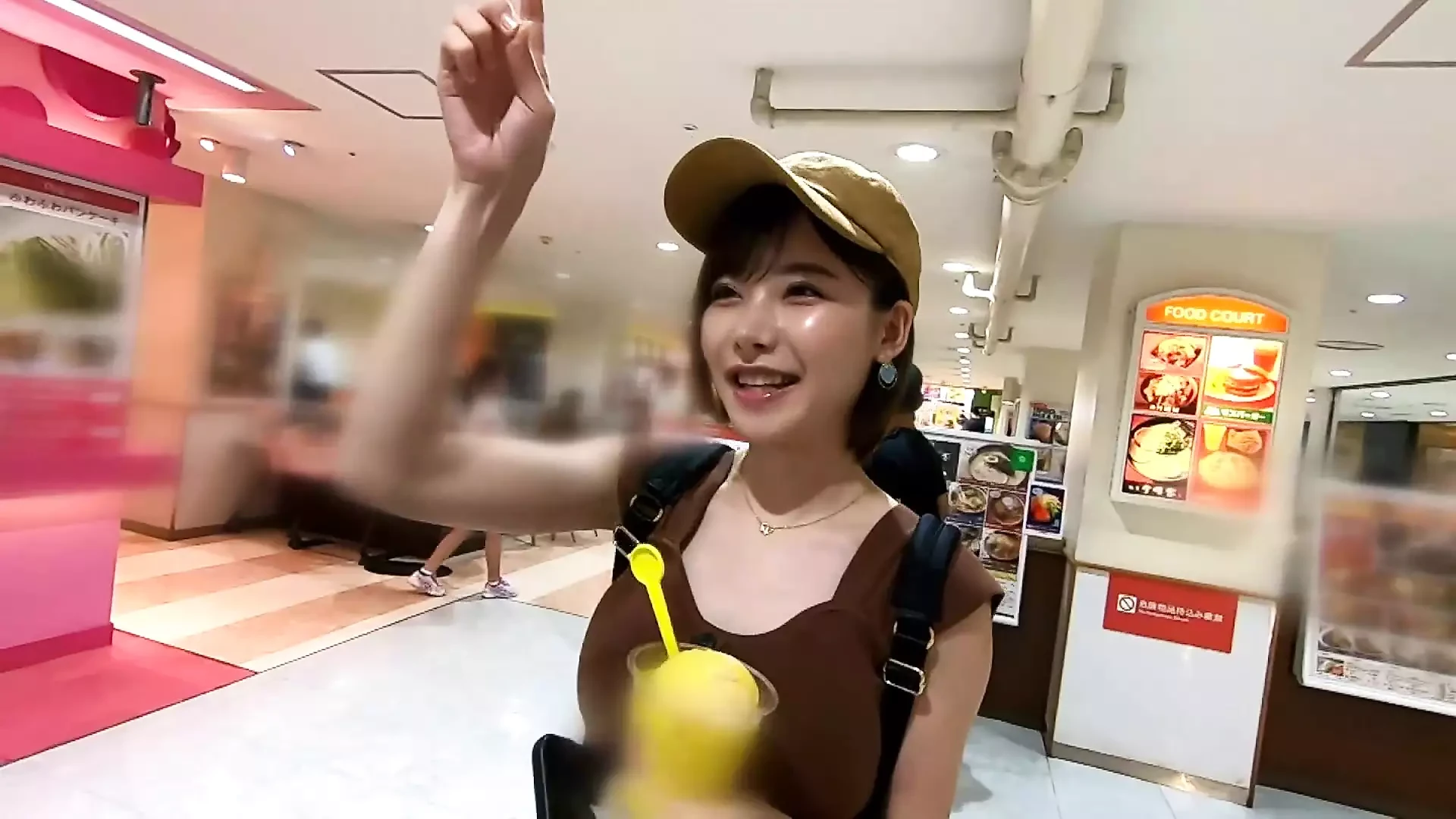 She's so cute that she's flooded with interviews! The ice cream shop's poster girl has transformed into a bitchy slut! Pie ejacu