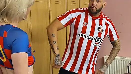 Чирлидерша трахает футболиста