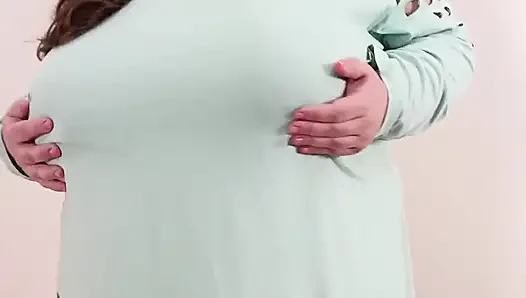 Cewek semok kulit putih lagi asik solo