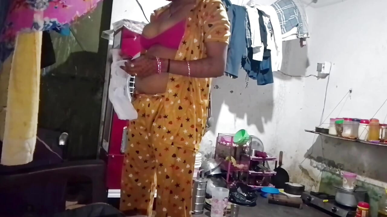 Nygift svigerinnes svogers penis fikk vann ut av hånden hennes, desi sexy video, sexy video, sexvideo.
