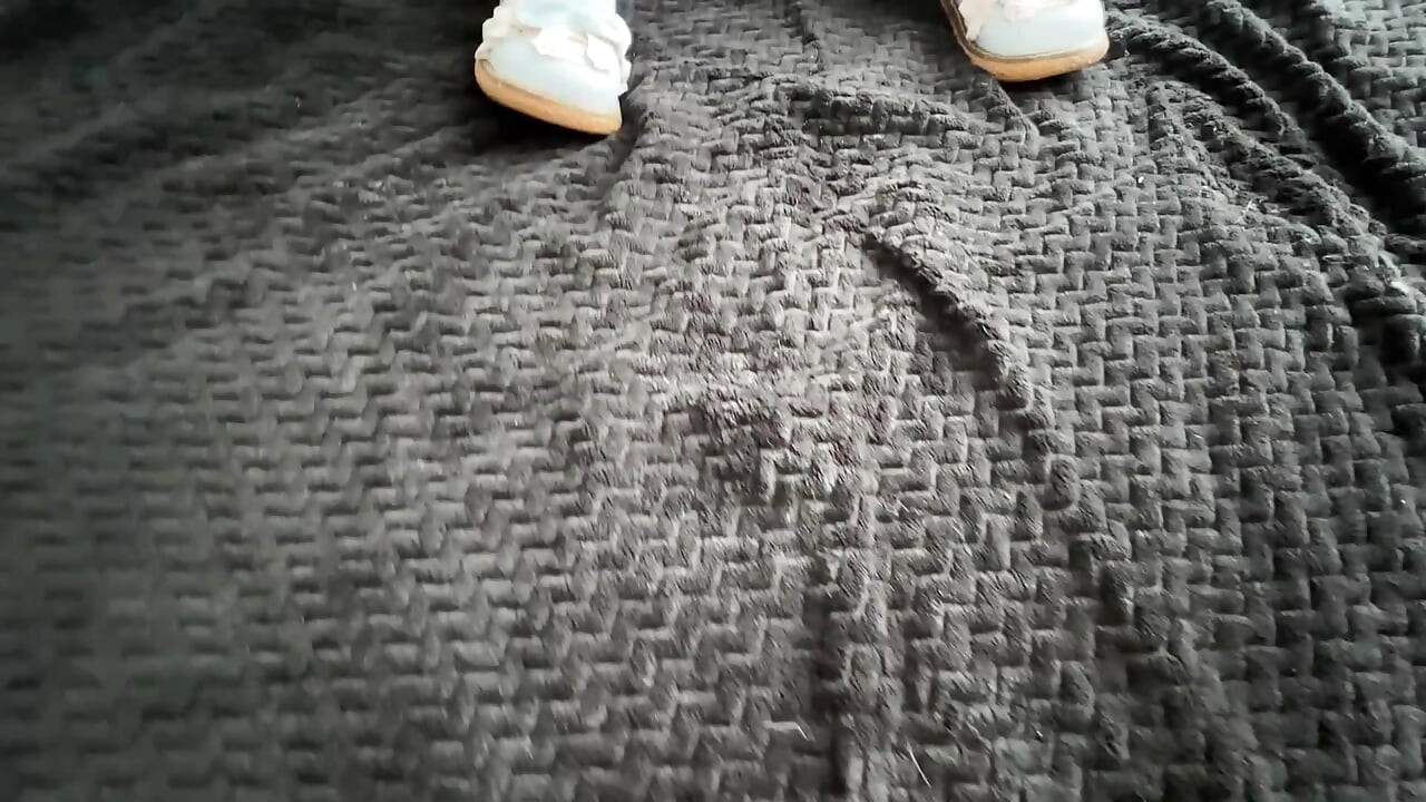 Stedbror fylder mig op og får mig til at holde den inde hele dagen