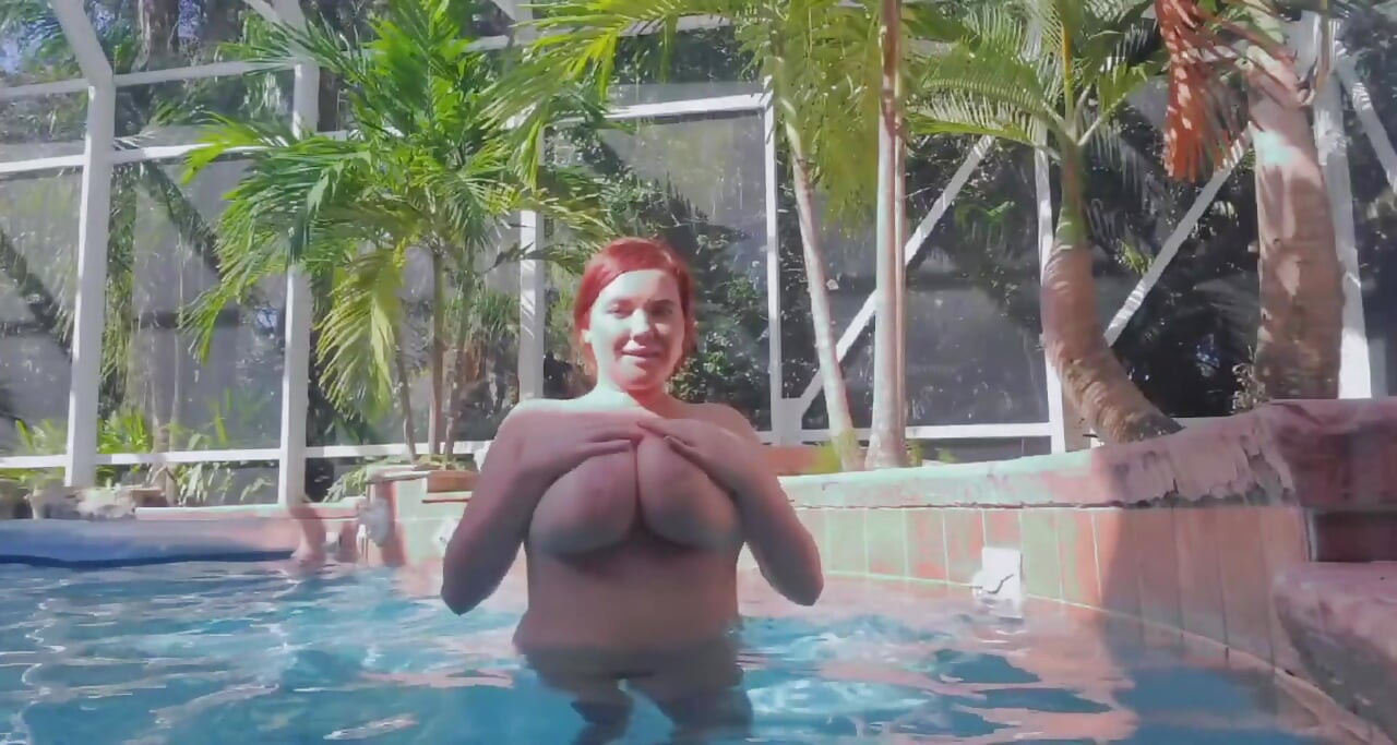 2020 hat mir viel mehr Zeit gegeben, um in meinem pool nackt zu sein &; was hat dir in diesem Jahr mehr Zeit gegeben?