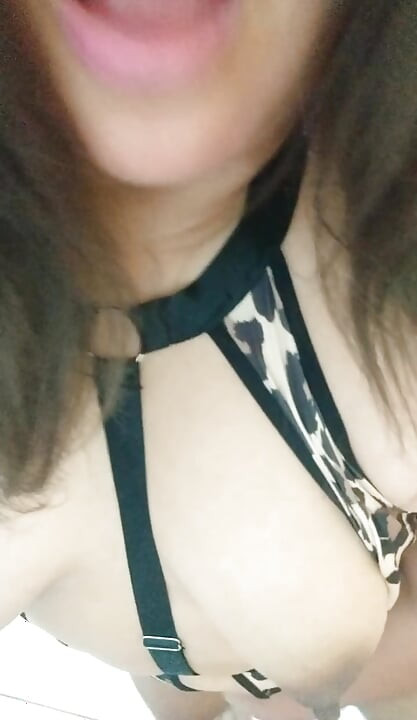 Latina with a Big Ass Finds Herself Alone at Her Friends' House and Takes Advantage of the Situation to Fuck Herself.