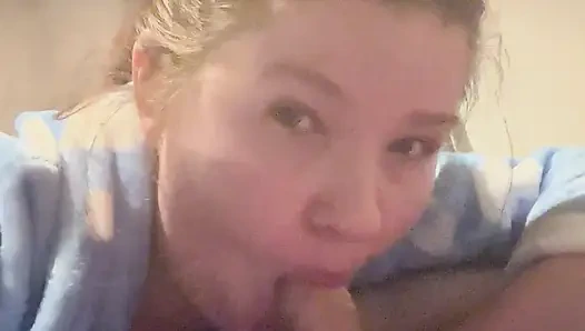 Den schwanz des freundes lutschen