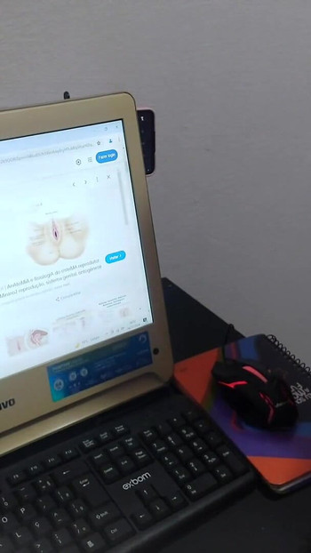 Momen ikonik dari "kelas anatomi dan ngocok kontol, ibu tiri seksi dengan toket besar alami"